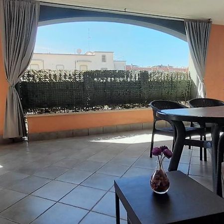 Casa Con Veranda In Centro - Comodo Parcheggio E Garage Incluso Latina Exterior photo